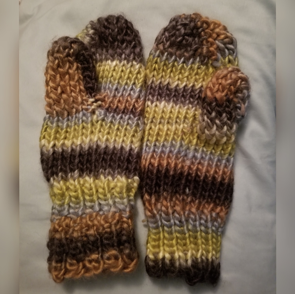 Multi-Green Mittens